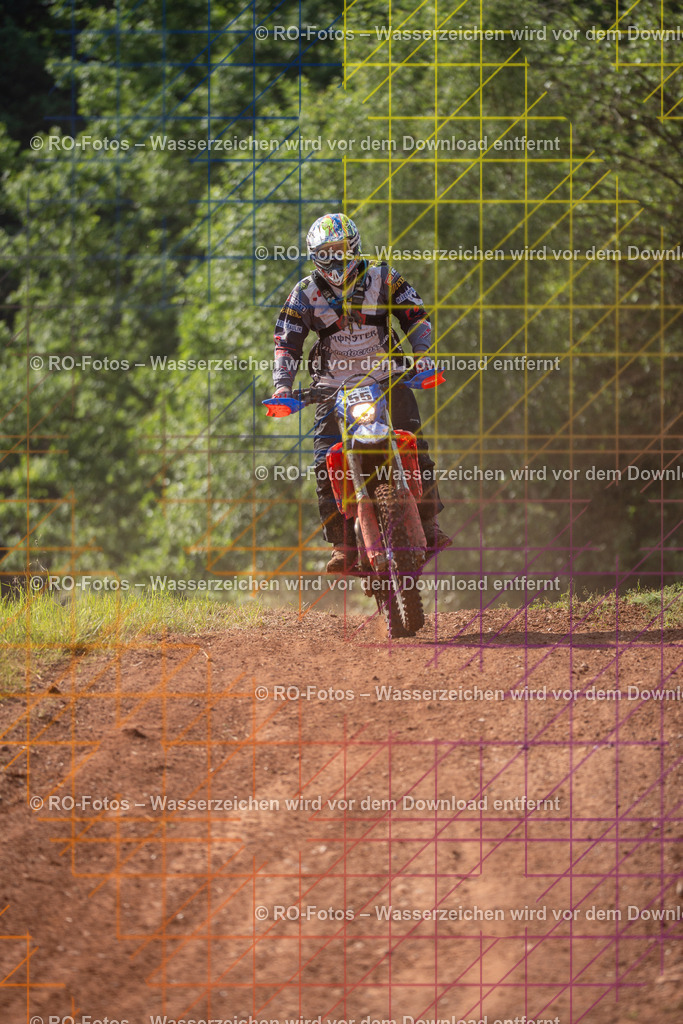 Wolfshausen 4 Lauf -486 | Sportfotografie von RO-Fotos: Motorsport, Motocross, Enduro, Laufveranstaltungen und Triathlon. Professionelle Fotos von Sportlern und Events. - Realisiert mit Pictrs.com