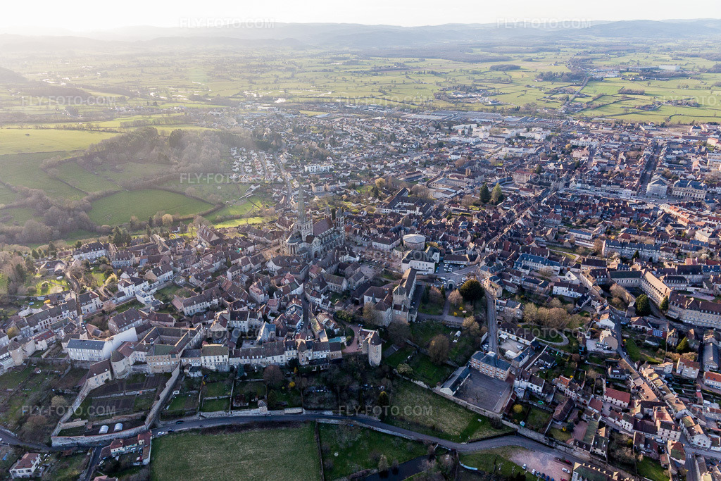 Aerial view: (Burgundy) in Autun in the state Saone et Loire, France. – Photo: IMG_105472.jpg taken on 04/01/2018 by Werner Riehm/FLY-FOTO.com – Resolution of the original: 5472 x 3648 px