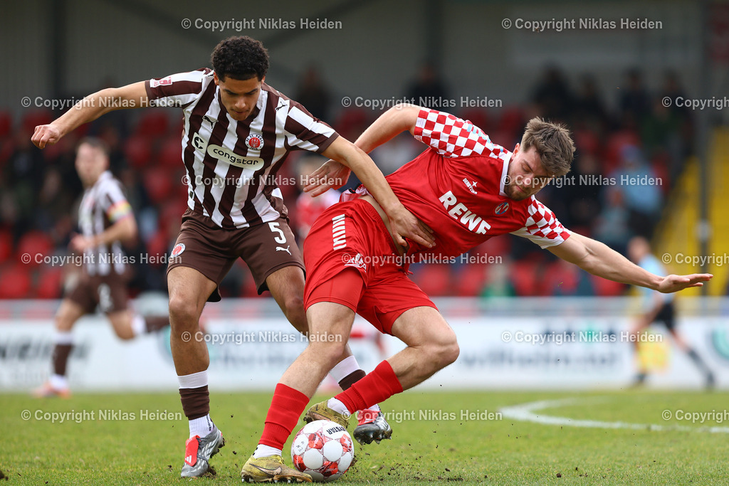 NH_FCEiintrachtNorderstedt_FCStPauliU23_RegionalligaNord_08032026 | #19 Manuel Brendel (FC Eintracht Norderstedt), #5 Jamel Gramberg (FC St. Pauli U23)Fußball I Herren I Regionalliga Nord I Saison 2025-2026 I 25. Spieltag I FC Eintracht Norderstedt - FC St. Pauli I 08.03.2026 I Edmund-Plambeck-Stadion