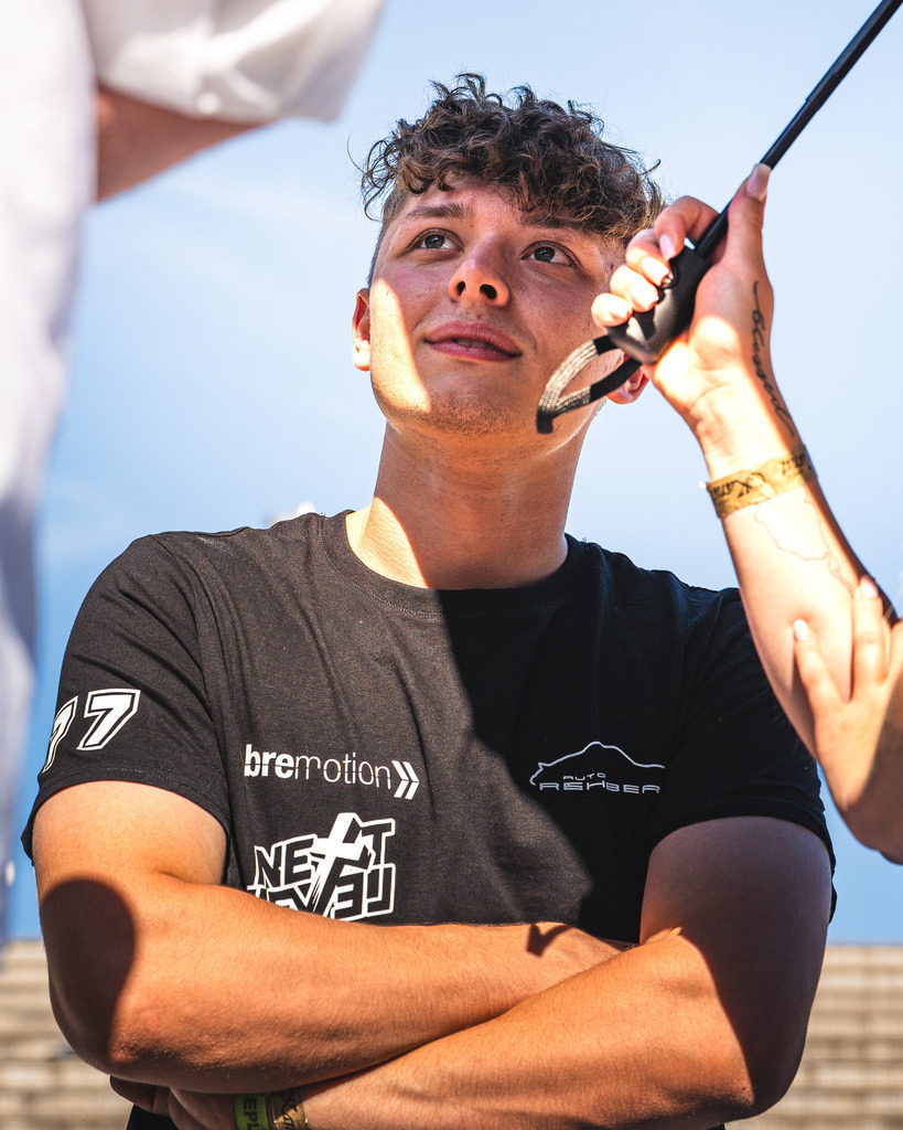 _DSC2587 | Exklusive Motorsport-Fotografie aus Leipzig von TXO Media – für Rennfahrer, Teams & Sponsoren. Sausemuth liefert starke Bilder, die Emotion zeigen. Jetzt buchen & glänzen! - Realisiert mit Pictrs.com