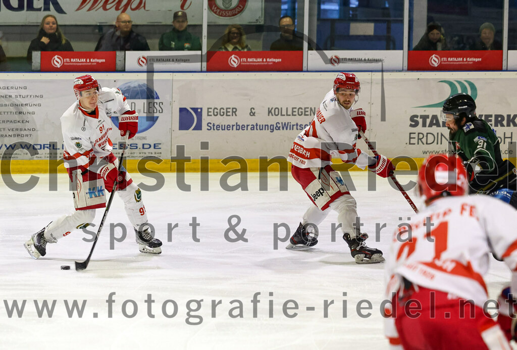 2023-03-19_029_TSV_Erding_gegen_TEV_Miesbach | Erding, Deutschland, 19.03.2023:
Eishockey, Bayernliga Playoffs 2022 / 2023, Halbfinale, TSV Erding gegen TEV Miesbach, Endergebnis: 

Bohumil Slavicek (TEV Miesbach, #91), Michael Grabmaier (TEV Miesbach, #10), Rudolf Lorenz (Erding Gladiators, #91)

Foto: Christian Riedel / fotografie-riedel.net