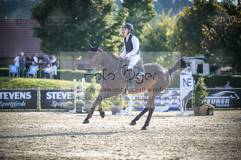 DOS_1149 | Entdecke hochwertige Reitturnierfotos von Foto Oger. Professionell, emotional und authentisch – jetzt Lieblingsmomente im Shop bestellen. - Realisiert mit Pictrs.com