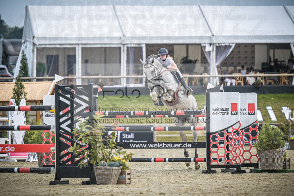 DOS_1199 | Entdecke hochwertige Reitturnierfotos von Foto Oger. Professionell, emotional und authentisch – jetzt Lieblingsmomente im Shop bestellen.Deutschlandweite Turnierfotografie. - Realisiert mit Pictrs.com
