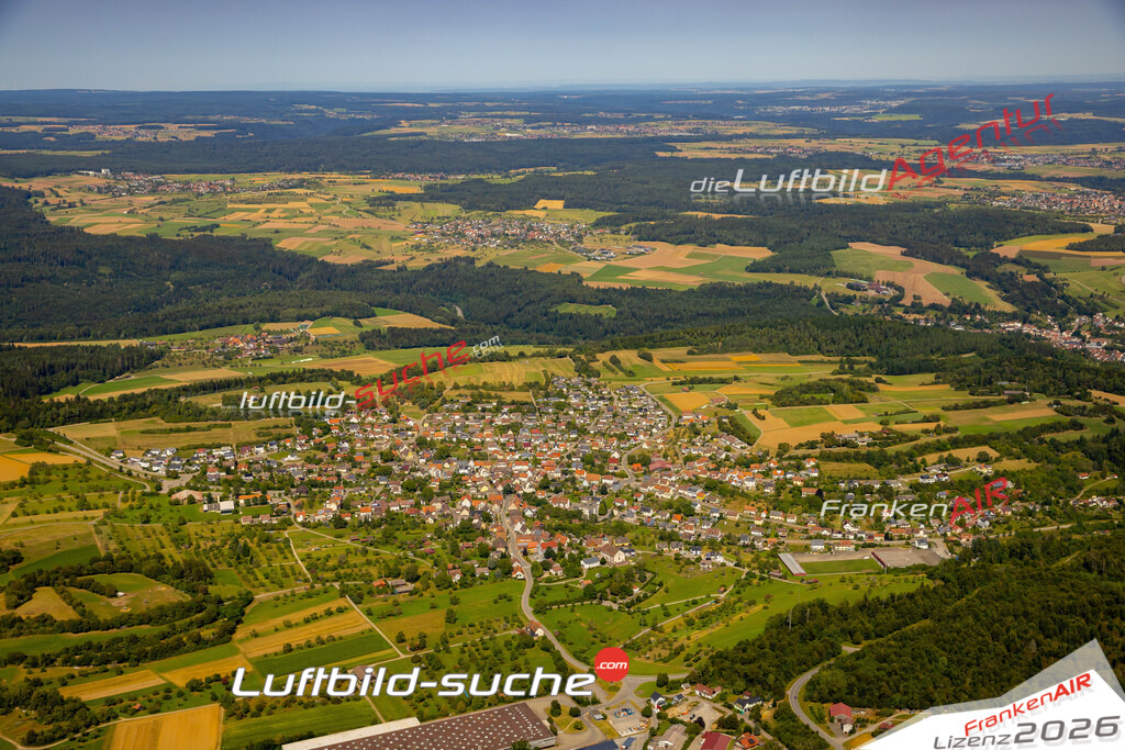 Das Luftbild zeigt : Walddorf Altensteig - Die Luftaufnahme wurde 2024 vom UL-Flugzeug aus erstellt ( keine Drohne ) - Hochauflösende Luftaufnahme - Für grossformatige Ausdrucke geeignet. Die Geschenkidee !Mit Lizenz und Bildrechte bestellbar