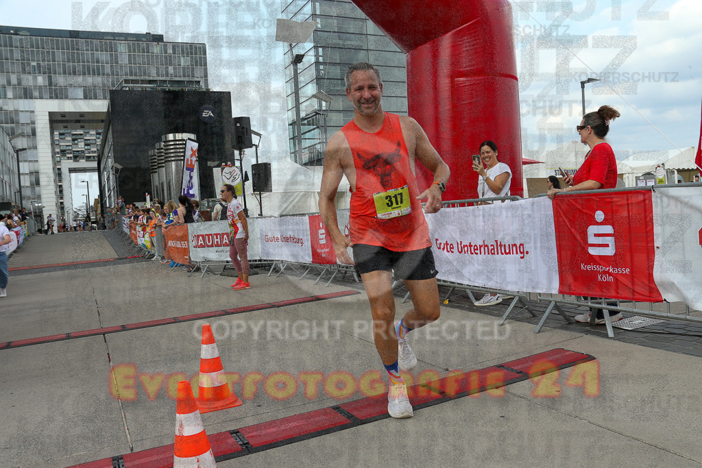 250920_1530_EX1_9732 | Sportfotografie im Rhein-Sieg Kreis, Köln, Bonn, NRW, Rheinland Pfalz, Hessen, etc. Unser Tätigkeitsfeld umfasst den Laufsport vom Volkslauf über den Marathon, Duathlon, Triathon bis zum Ultralauf wie Kölnpfad Ultra oder Schindertrail.