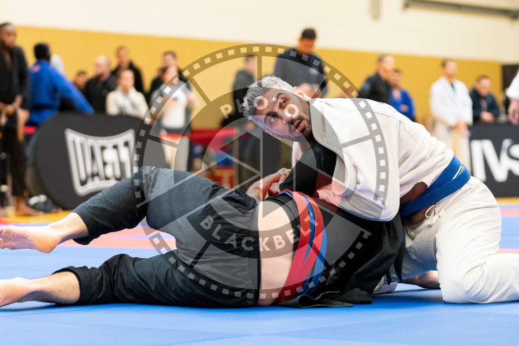 20231118PBB10647 | Fighters compete during the AJP Tour 600 Frankfurt Championship in Frankfurt/Main, Germany, on November 18, 2023.