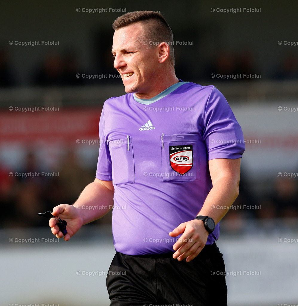 A_LUI_301022_26 | SPORT FUSSBALL LANDESLIGA OST ST.MAGDALENA-DONAU LINZ 30.OKT.2022 IM BILD: SCHIEDSRICHTER RENE KETTLGRUBER FOTO:FOTOLUI