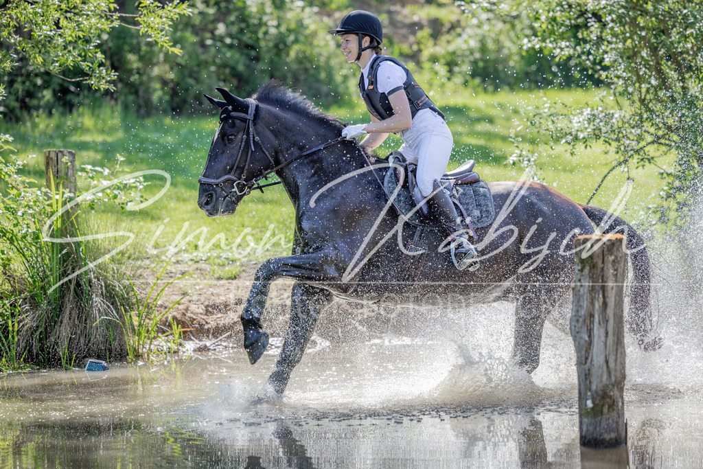 20260523-_3LI7085 | Tierfotografie Pferde, Hunde, Katzen, Haustiere.
Turnierfotografie Reitturniere, Reiten, Springreiten, Dressur in Hanau, dem Main-Kinzig-Kreis und dem Rhein-Main- Gebiet um Frankfurt