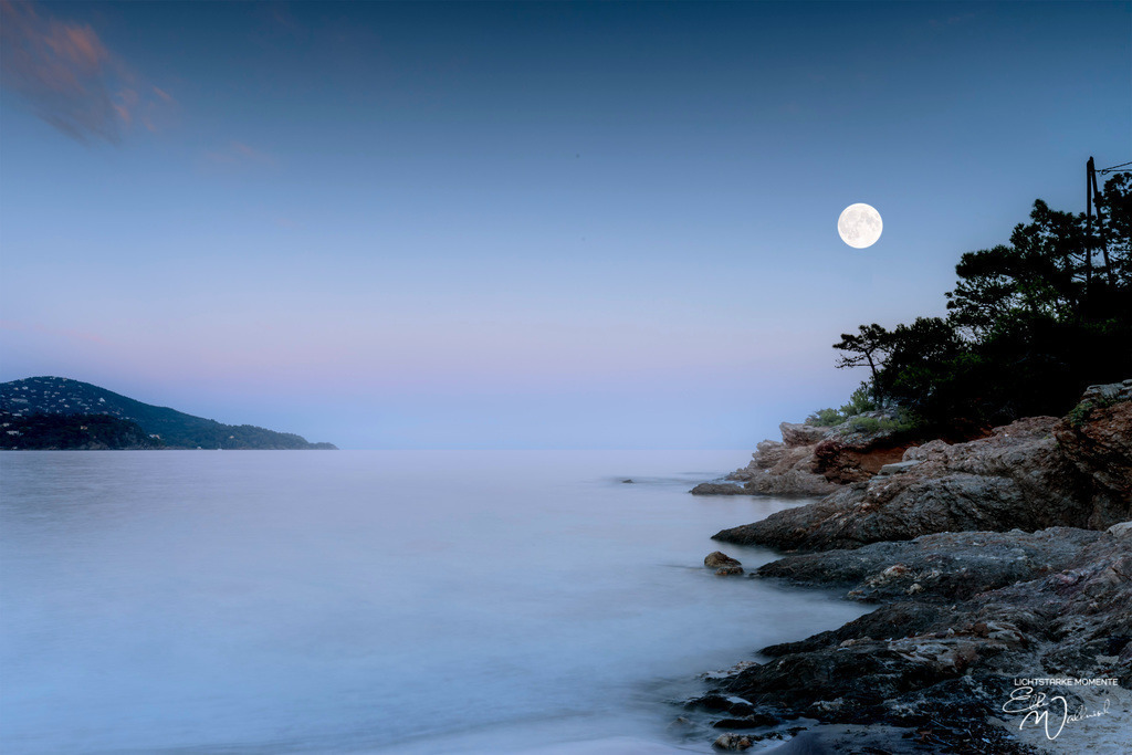 Pramousquier, Le Lavandou | Herzlich willkommen auf meiner Seite! Ich bin Elke Wallnisch, Deine Fotografin für lichtstarke Momente. Der Name steht für alles, was mich mit der Fotografie verbindet: Das Licht und seine machtvolle Wirkung auf eine Situation oder unsere Stimmung - Realisiert mit Pictrs.com