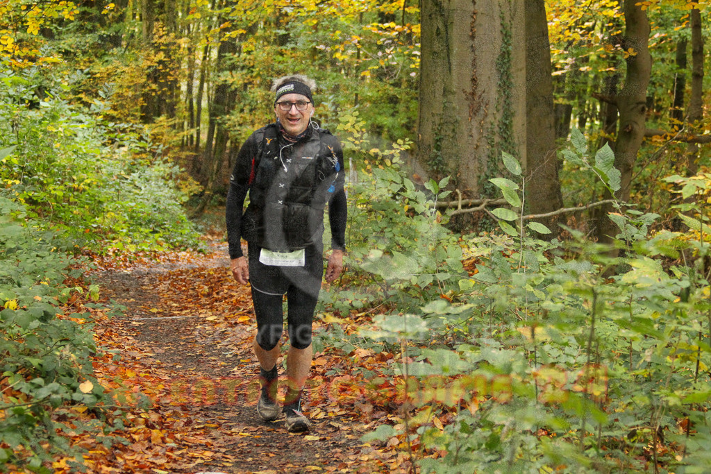 251026_1317_EV4_6733 | Sportfotografie im Rhein-Sieg Kreis, Köln, Bonn, NRW, Rheinland Pfalz, Hessen, etc. Unser Tätigkeitsfeld umfasst den Laufsport vom Volkslauf über den Marathon, Duathlon, Triathon bis zum Ultralauf wie Kölnpfad Ultra oder Schindertrail.