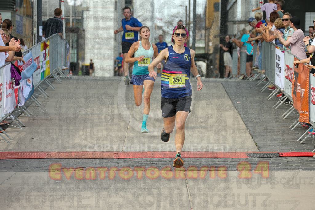 250920_1515_EX1_8649 | Sportfotografie im Rhein-Sieg Kreis, Köln, Bonn, NRW, Rheinland Pfalz, Hessen, etc. Unser Tätigkeitsfeld umfasst den Laufsport vom Volkslauf über den Marathon, Duathlon, Triathon bis zum Ultralauf wie Kölnpfad Ultra oder Schindertrail.