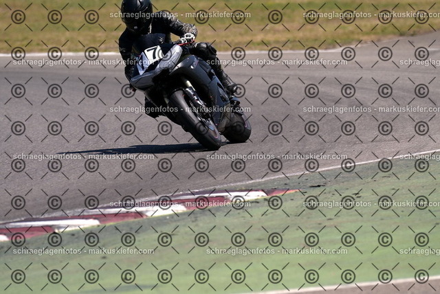 26bt04-1256 | markuskiefer.com - Realisiert mit Pictrs.com