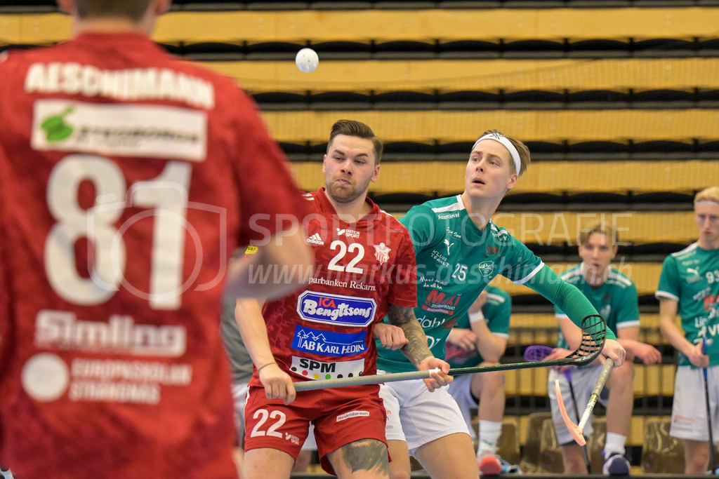 Lillan IBK vs Strängnäs IBK - 17. März 2024 | Lillan IBK vs Strängnäs IBK
Idrottshuset Örebro, Arenahallen, Örebro
Adam Nilsson (#22 Strängnäs IBK) and Aron Ohlsson (#25 Lillan IBK).
Bild: Sportfotografie Markus Aeschimann | www.markus-aeschimann.ch - Realisiert mit Pictrs.com