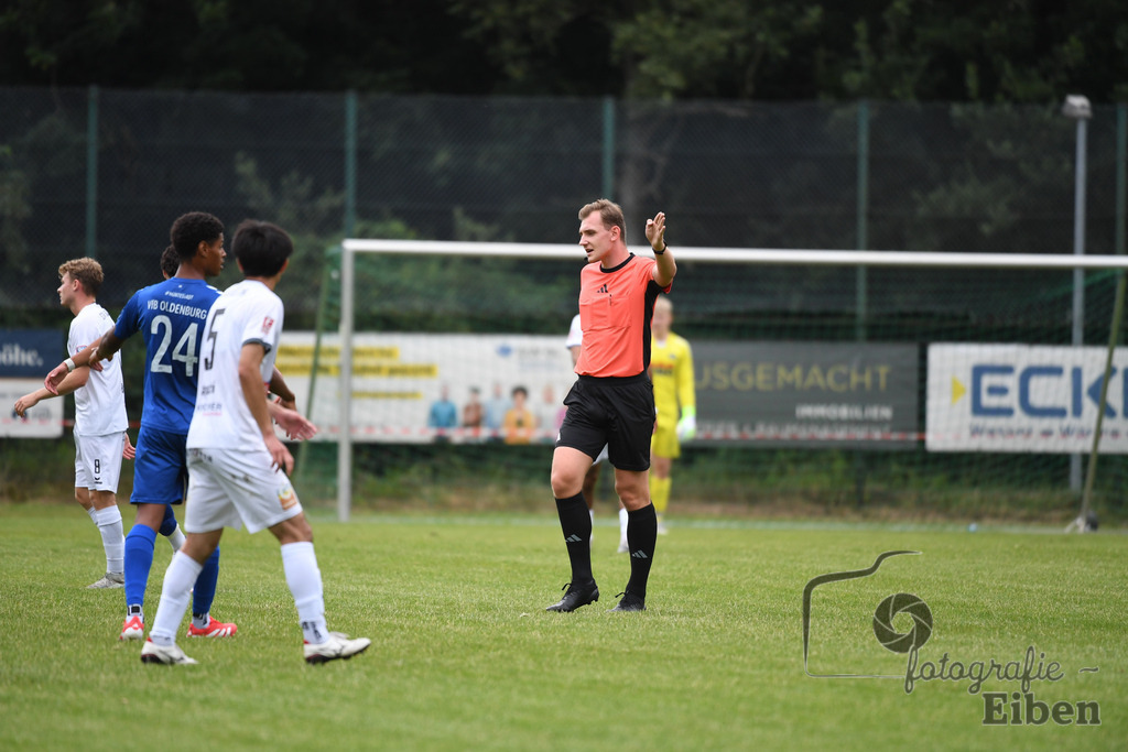 Sport-Duwe Cup | Sport-Duwe Cup Oldenburg; SSV Jeddenloh (weiß)-VFB Oldenburg (blau) am 05.07.2025 in Oldenburg (Sportanlage TuS Eversten), Photo: Philip Eiben 2025 - Realisiert mit Pictrs.com