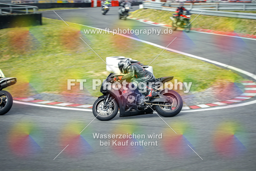 OBK_Mai_Justin_Uwe-10686 | Hier findet Ihr Bilder von Touristenfahrten auf der Nürburgring Nordschleife oder von anderen Veranstaltungen die ich besucht habe. Viel Spass beim Durch Schauen 