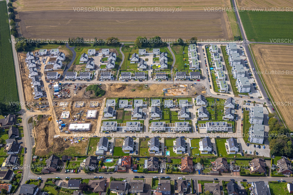 Holzwickede230901379 | Luftbild, Wohnpark Emscherquelle Neubaugebiet mit Baustelle, Hohenleuchte auf dem Areal der ehemaligen Emscherkaserne, Holzwickede, Ruhrgebiet, Nordrhein-Westfalen, Deutschland