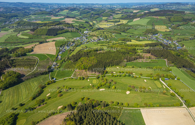 Schmallenberg230506054 | Luftbild, Golfplatz Sellinghausen, mit Blick auf Sellinghausen und Altenilpe, Hügellandschaft, Mailar, Schmallenberg, Sauerland, Nordrhein-Westfalen, Deutschland