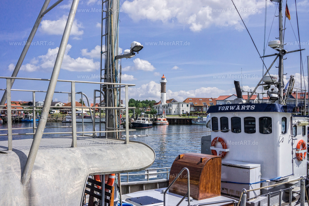 Poel - Timmendorf | Sport- und Fischerboote an ihren Liegeplätzen im Hafen von Timmendorf - Realisiert mit Pictrs.com