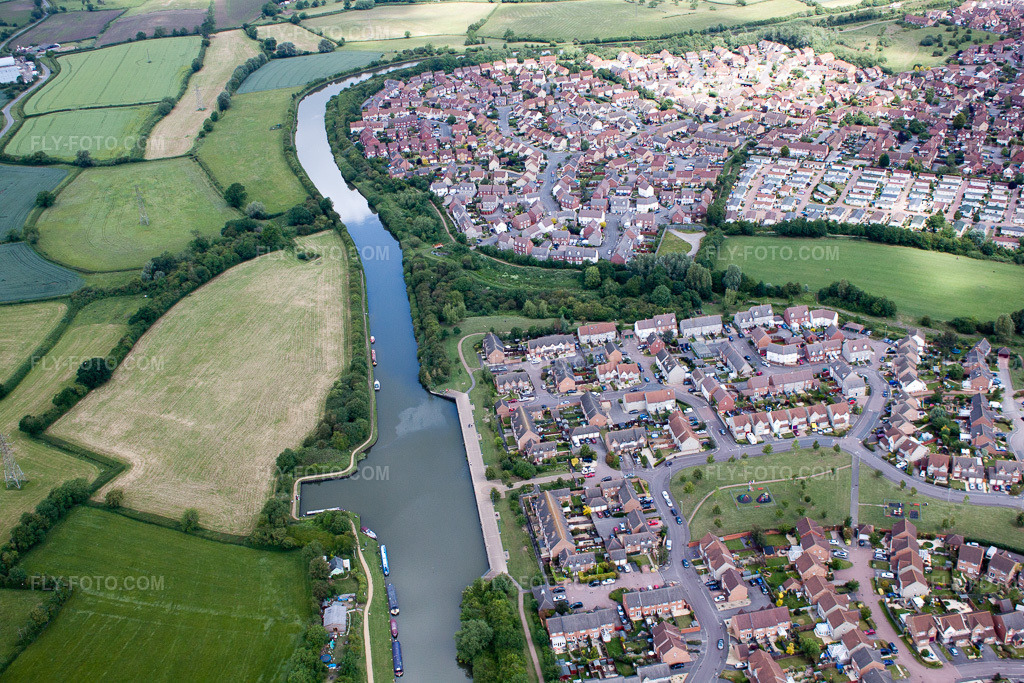 Aerial view: Gloucester-Sharpness Canal at Hardwicke in Hardwicke in the state England, Great Britain. – Photo: IMG_40798(39768).jpg taken on 06/11/2011 by Werner Riehm/FLY-FOTO.com – Resolution of the original: 4752 x 3168 px