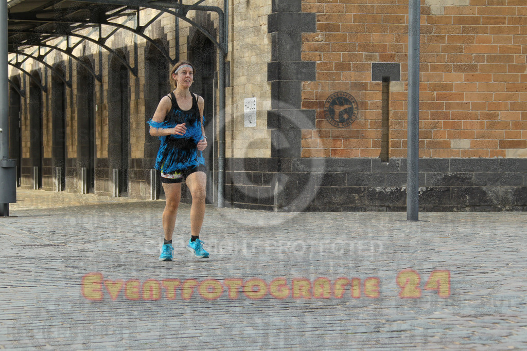 250920_1511_EV4_8215 | Sportfotografie im Rhein-Sieg Kreis, Köln, Bonn, NRW, Rheinland Pfalz, Hessen, etc. Unser Tätigkeitsfeld umfasst den Laufsport vom Volkslauf über den Marathon, Duathlon, Triathon bis zum Ultralauf wie Kölnpfad Ultra oder Schindertrail.