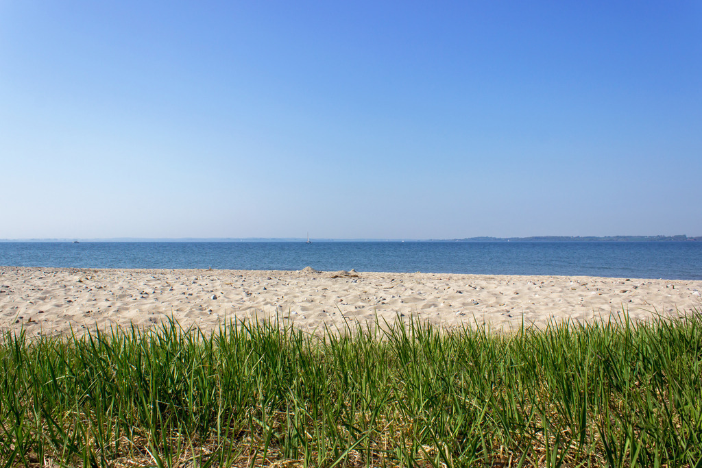 Strand in Langballigau | Sandstrand in Langballigau im Frühling - Realisiert mit Pictrs.com