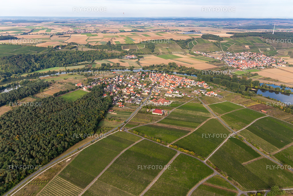 Ortsansicht | Luftbild: Ortsansicht im Ortsteil Fahr in Volkach im Bundesland Bayern in Deutschland. Foto: IMG_111286.jpg vom 09.09.2018 durch Werner Riehm/FLY-FOTO.de - Realisiert mit Pictrs.com