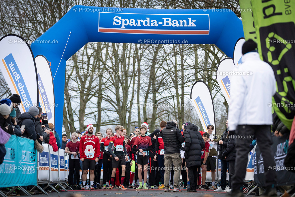 Bonner Nikolauslauf in Bonn, 08.12.2024 | Impressionen vom Bonner Nikolauslauf am 08.12.2024 in Bonn (Freizeitpark Rheinaue). Foto: BEAUTIFUL SPORTS/Axel Kohring