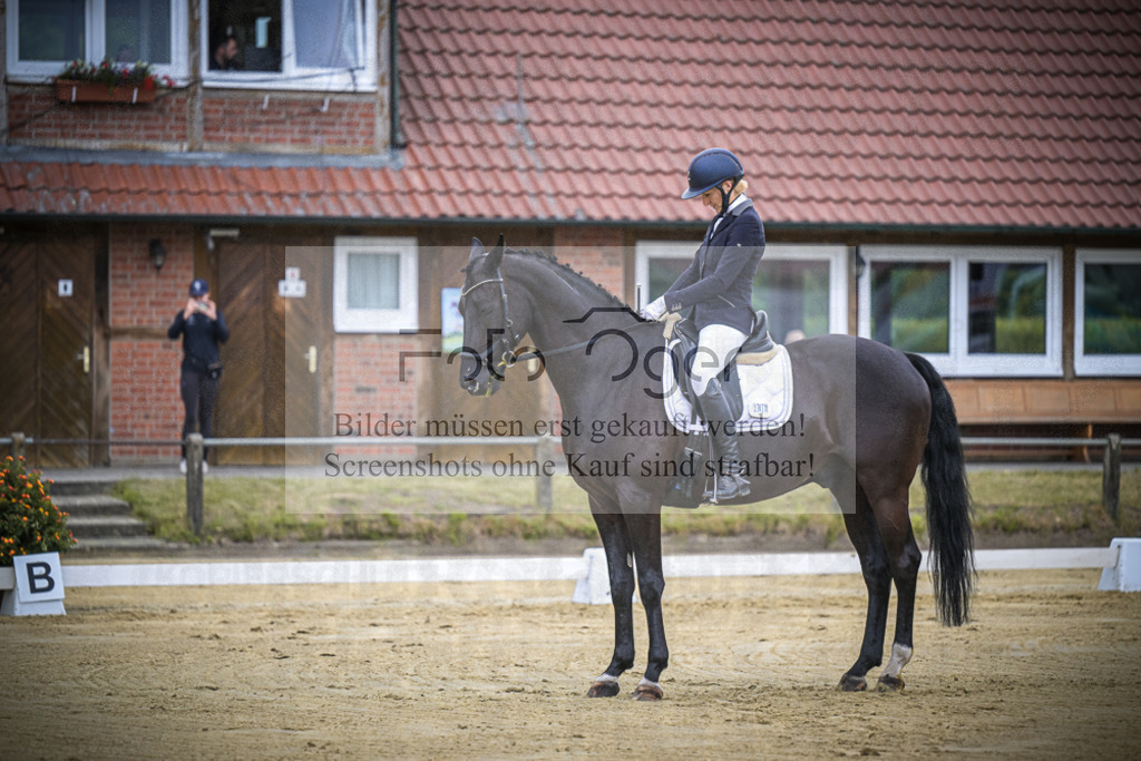 DOS_6000 | Entdecke hochwertige Reitturnierfotos von Foto Oger. Professionell, emotional und authentisch – jetzt Lieblingsmomente im Shop bestellen.Deutschlandweite Turnierfotografie. - Realisiert mit Pictrs.com