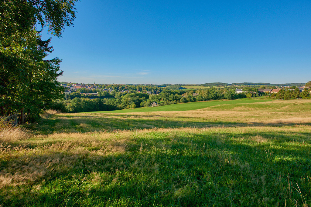 Blick auf Netzschkau und das Platzdorf Lambzig 01 | Bedeutsame Landschaften Deutschlands - Realisiert mit Pictrs.com