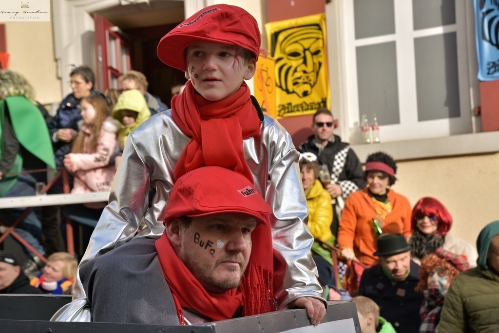 Umzug Sonn  _26-141-RA | Fotoblog Schwarzwald, Foto Blog Wiesental, Pfaffenberg, Winterzauber, Zeller Bergland, Zell im Wiesental, Fotoblog Wiesental, Landschaftsfotos, Bilder Wiesental, Natur, Naturbilder, Fastnacht, Zeller Fastnacht, Zeller Fasnacht, Zeller Bergland, Belchen, - Realisiert mit Pictrs.com