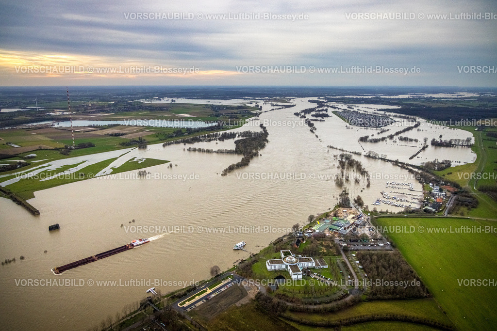 Wesel231203814 | Luftbild vom Weihnachtshochwasser 2023 am Rhein, der Rhein tritt nach starken Regenfällen über die Ufer,  , Wesel, Ruhrgebiet, Niederrhein, Nordrhein-Westfalen, Deutschland