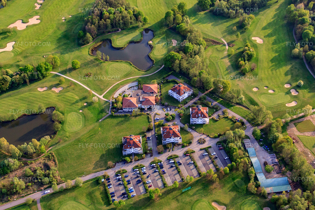 Aerial view: Ponds and greens at the Baden-Baden Golf Club Soufflenheim in Soufflenheim in the state Bas-Rhin, France. – Photo: IMG_39496.jpg taken on 04/14/2011 by Werner Riehm/FLY-FOTO.com – Resolution of the original: 4752 x 3168 px