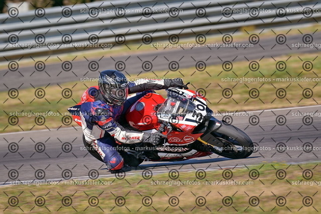 26bt05-0078 | markuskiefer.com - Realisiert mit Pictrs.com