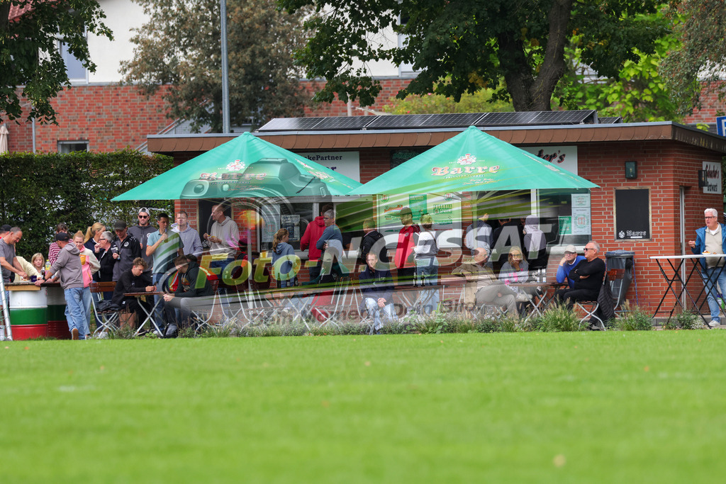Bünder SV - VfL Holsen | Auf dem Bild zu sehen: Bünder SV: Versorgung  Bünder SV, VfL Holsen, Saison 26/27, Kreisliga A, Bünde, Deutschland - Realisiert mit Pictrs.com