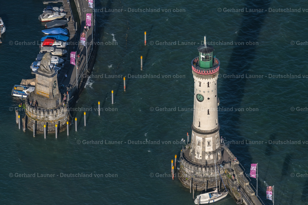 4032738 | LINDAU (BODENSEE) 12.06.2020 Hafeneinfahrt am Ufer des Bodensee in Lindau am Bodensee im Bundesland Bayern, Deutschland. // Port entrance on the shore of Lake Constance in Lindau am Bodensee in the state Bavaria, Germany. Foto: Gerhard Launer