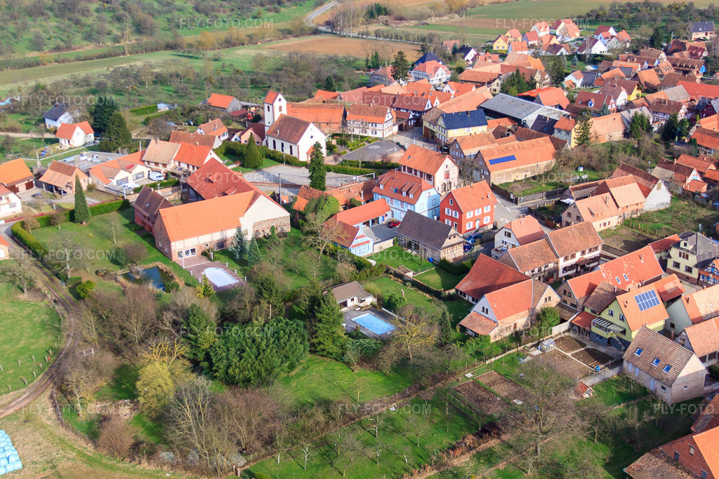 Aerial view: Protestant Lutheran Church of Rigendorf in Ringendorf in the state Bas-Rhin, France. – Photo: IMG_38608.jpg taken on 03/20/2011 by Werner Riehm/FLY-FOTO.com – Resolution of the original: 4692 x 3128 px