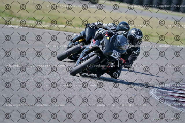 26BT02-0505 | markuskiefer.com - Realisiert mit Pictrs.com