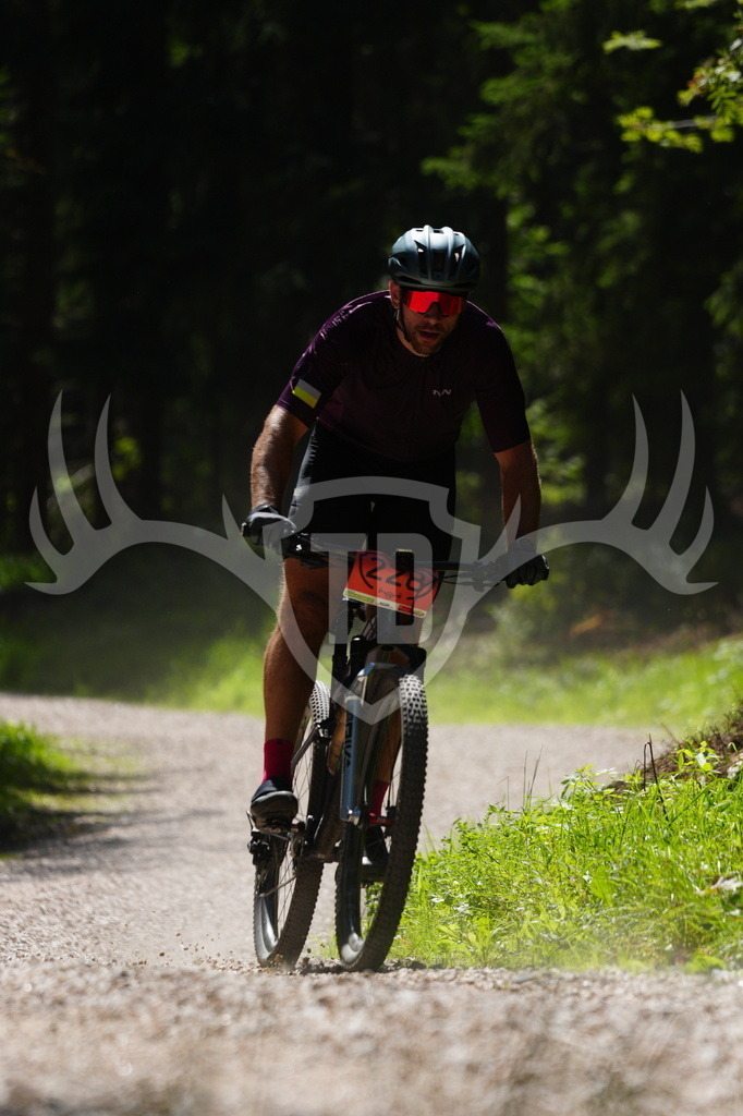 FC605611 | Fotogalerie der Treibjagd im Dunkelwald - Dein MTB Etappenrennen im Erzgebirge - Realisiert mit Pictrs.com