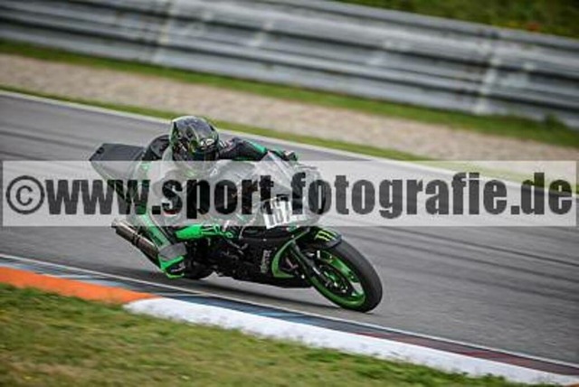 pube7866 | Professionelle Fotos von Sportveranstaltungen, aber auch Hochzeiten und anderen Events. - Realisiert mit Pictrs.com