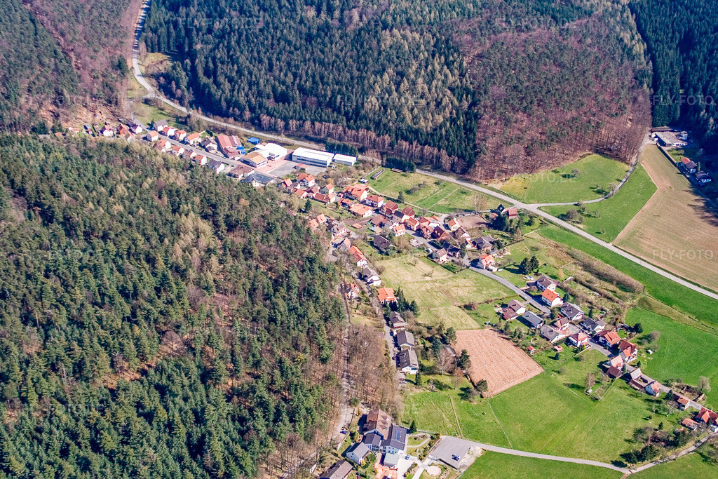 Luftbild: Ortsansicht von Nordosten im Ortsteil Affolterbach in Wald-Michelbach im Bundesland Hessen in Deutschland. – Foto: IMG_10413.jpg vom 20.04.2008 durch Werner Riehm/FLY-FOTO.de – Auflösung des Originals: 3456 x 2304 px