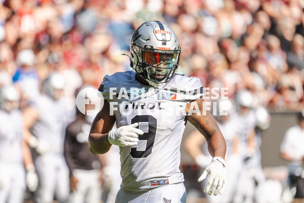 GER Rhein Fire vs. Raiders Tirol, Football, European League of Football, Spieltag 12, Saison 2025, 10.08.2025 | GER Rhein Fire vs. Raiders Tirol, Football, European League of Football, Spieltag 12, Saison 2025, 10.08.2025Foto: Fabian Friese - Realisiert mit Pictrs.com