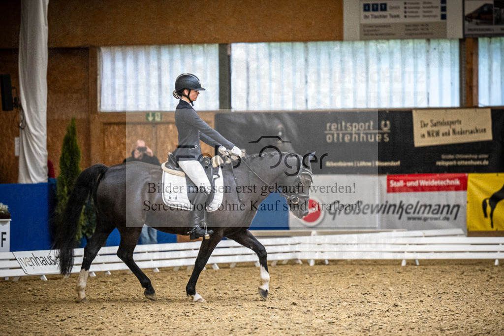 DOS_4078 | Entdecke hochwertige Reitturnierfotos von Foto Oger. Professionell, emotional und authentisch – jetzt Lieblingsmomente im Shop bestellen.Deutschlandweite Turnierfotografie. - Realisiert mit Pictrs.com