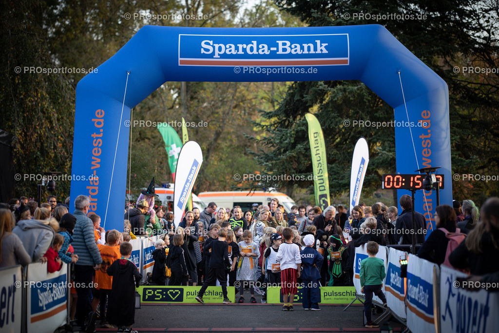 Halloween Run 2022 in Koeln, 31.10.2022 | Impressionen vom Halloween Run 2022 am 31.10.2022 in Koeln (Forstbotanischer Garten Rodenkirchen). Foto: BEAUTIFUL SPORTS/Axel Kohring