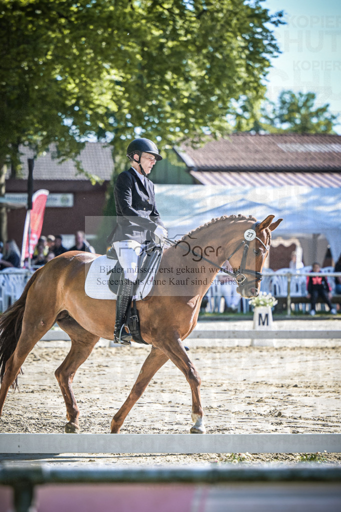 DOS_2793 | Entdecke hochwertige Reitturnierfotos von Foto Oger. Professionell, emotional und authentisch – jetzt Lieblingsmomente im Shop bestellen.Deutschlandweite Turnierfotografie. - Realisiert mit Pictrs.com