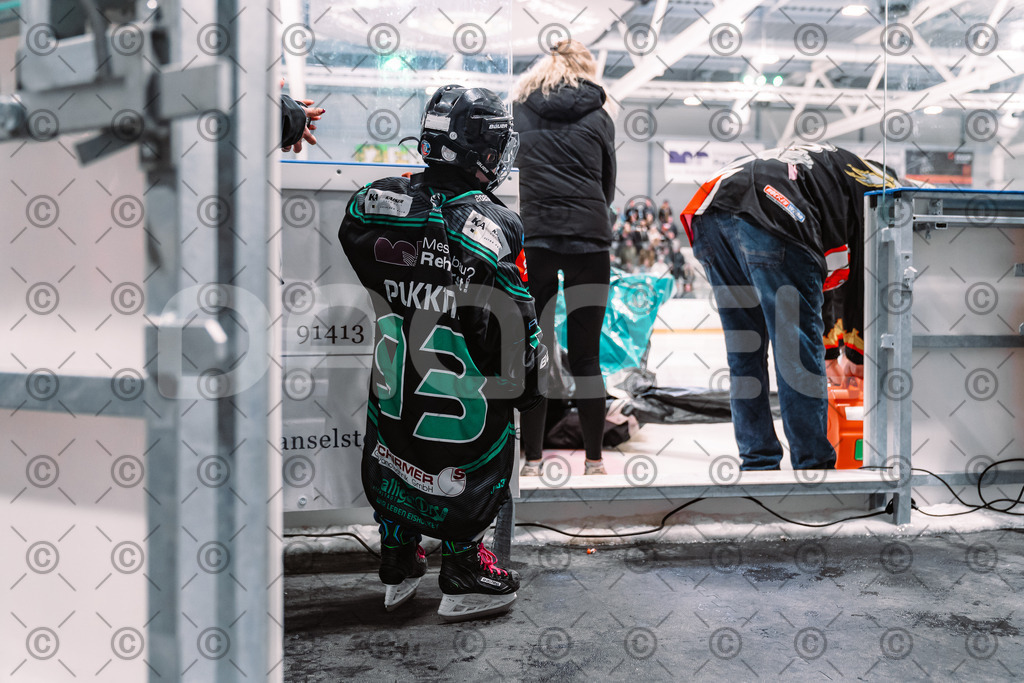 Alligators_vs_Stuttgart_16_11_2025-15 | Höchstadt Alligators Fotogalerie: Eishockey-Action aus Franken. Professionelle Spielfotos, Portraits & Stadionbilder zum Download. Jetzt entdecken! - Realisiert mit Pictrs.com