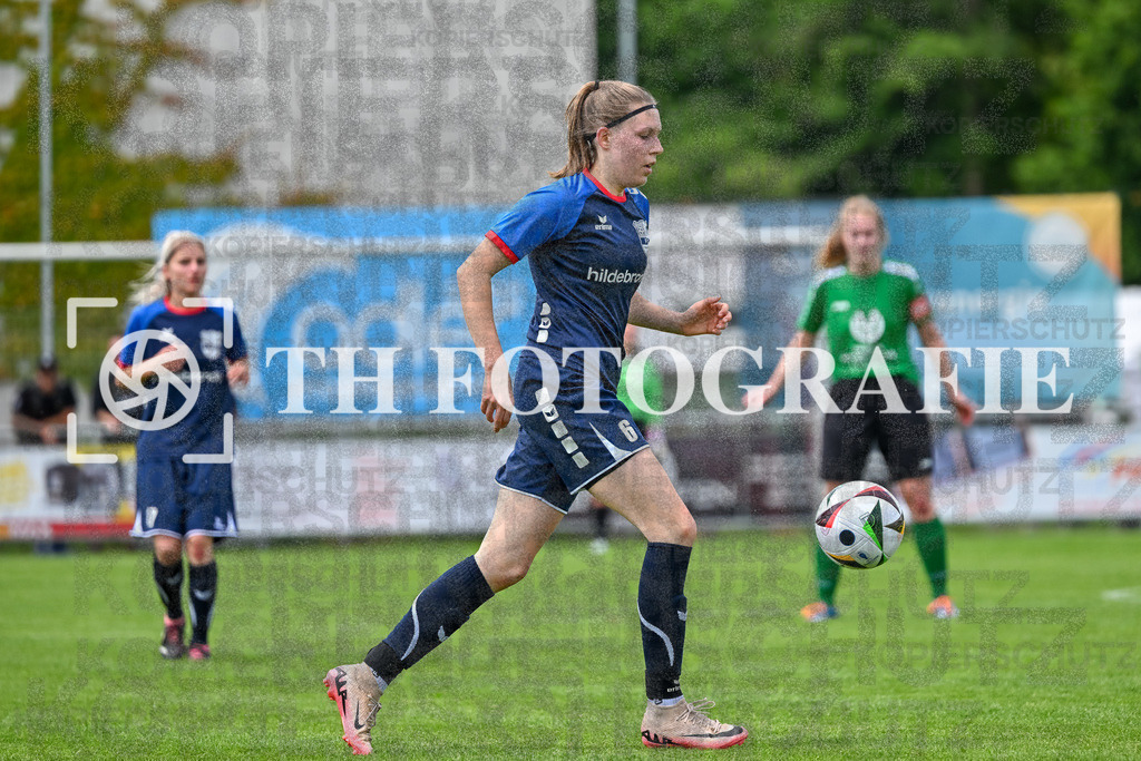 GER, FC Hauingen - SV Waldhaus, Frauen-Fussball, Rothaus Bezirkpokal, Finale, Saison 2024/2025, 29.05.2025 | Jeanette-Elisabeth Bolz (FC Hauingen, #06)GER, FC Hauingen - SV Waldhaus, Frauen-Fussball, Rothaus Bezirkpokal, Finale, Saison 2024/2025, 29.05.2025Foto: TH Fotografie/Thomas Hess