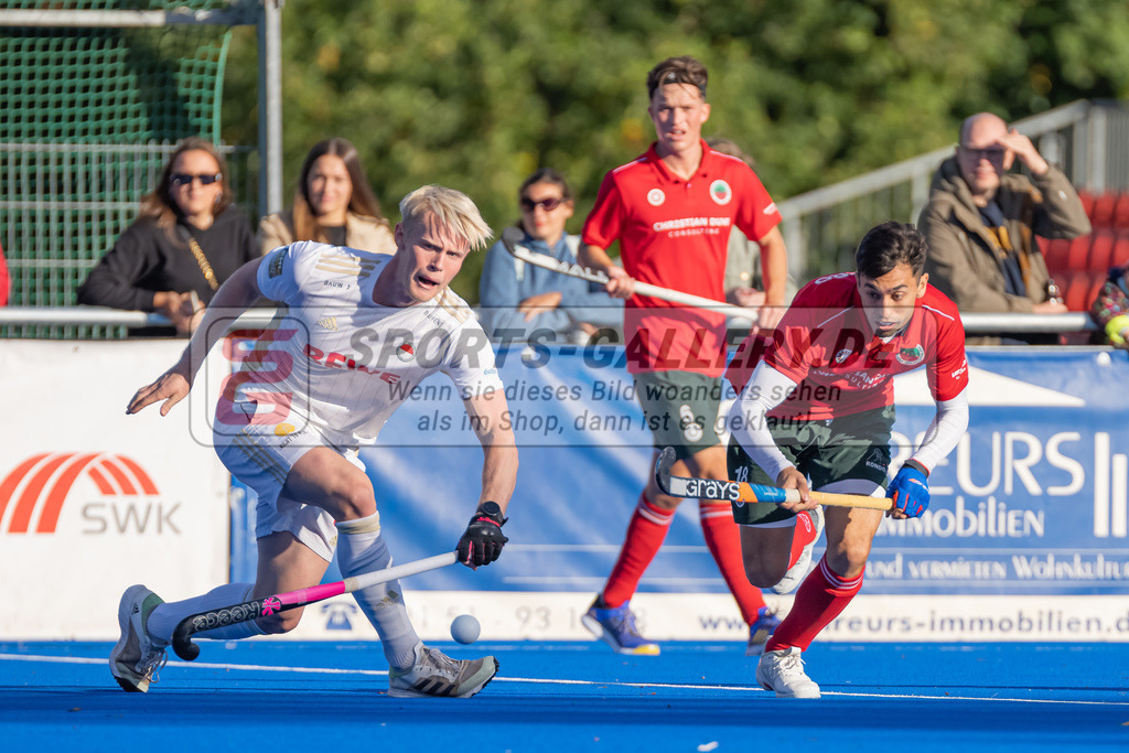 HK_20221008_100545 | 1. Bundesliga Herren Crefelder HTC - Rot-Weiss Köln am 8.10.2022 Crefelder HTC, Krefeld , Martin Ignacio Ferreiro ( Crefelder HTC #18 ) , Tom Grambusch ( Rot-Weiss Köln #15 )