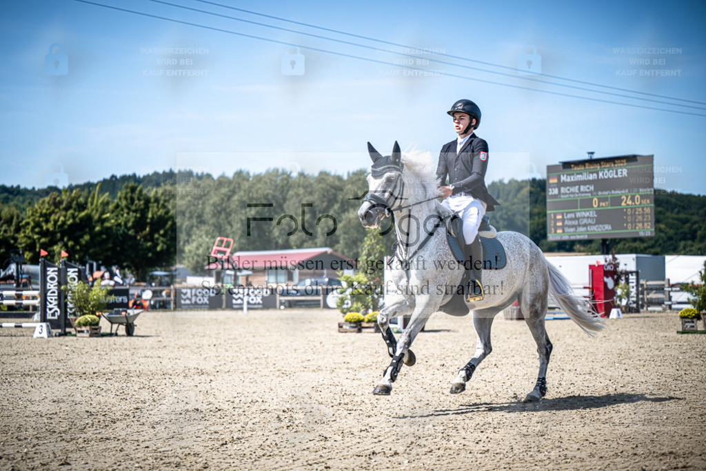 DOS_1901 | Entdecke hochwertige Reitturnierfotos von Foto Oger. Professionell, emotional und authentisch – jetzt Lieblingsmomente im Shop bestellen. - Realisiert mit Pictrs.com