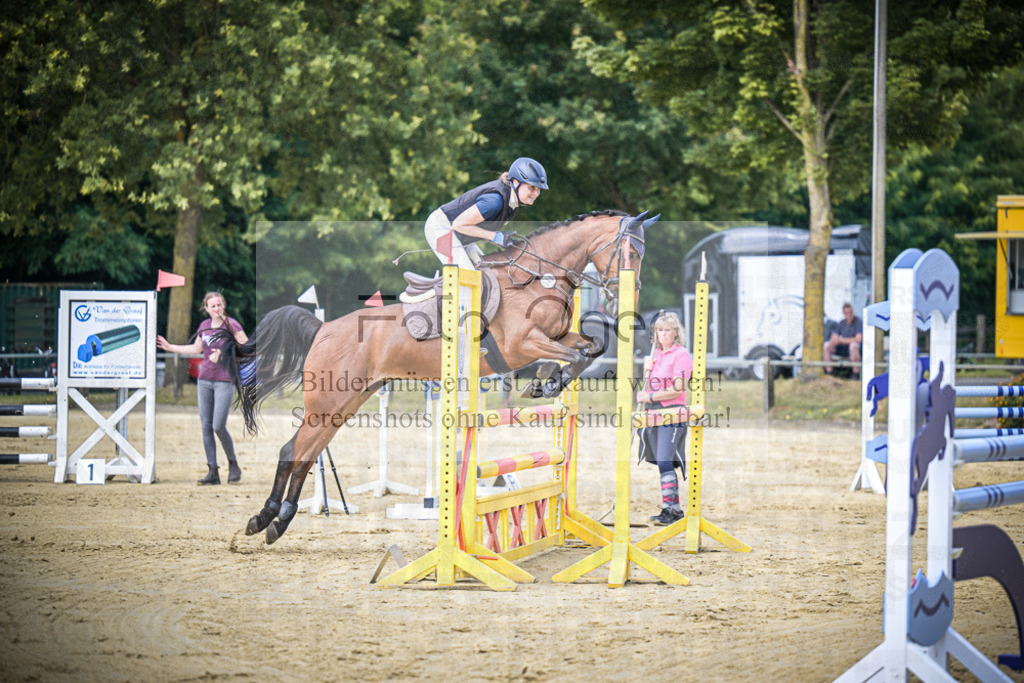DOS_9488 | Entdecke hochwertige Reitturnierfotos von Foto Oger. Professionell, emotional und authentisch – jetzt Lieblingsmomente im Shop bestellen.Deutschlandweite Turnierfotografie. - Realisiert mit Pictrs.com