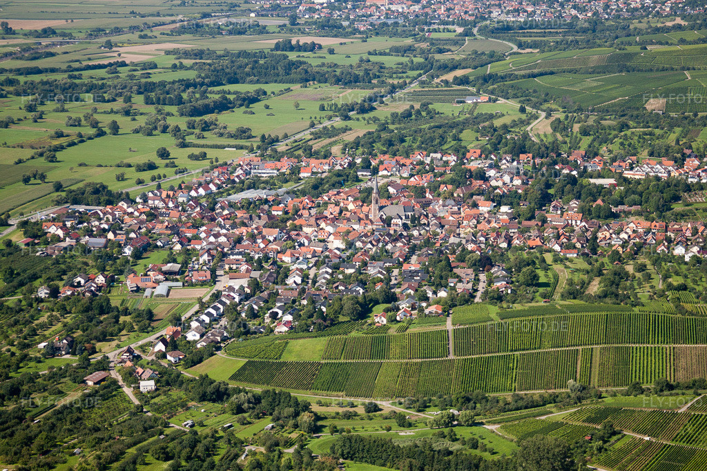 Luftbild: Ortsansicht von Süden im Ortsteil Steinbach in Baden-Baden im Bundesland Baden-Württemberg in Deutschland. Foto: IMG_31380.jpg vom 09.08.2010 durch Werner Riehm/FLY-FOTO.de